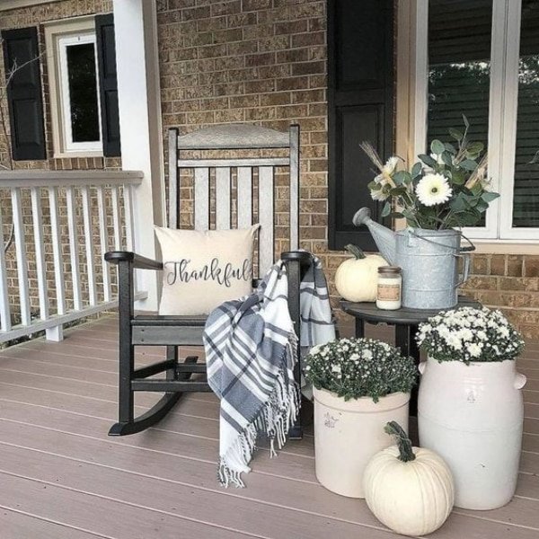 Easy-but-Beautiful-Fall-Porch-Ideas-You-should-try-this-Autumn