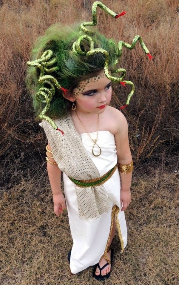 Latest-Halloween-Costumes-Ideas-for-Men-Women-and-Kids