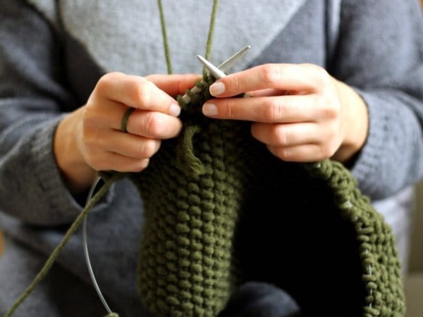 What-are-the-main-differences-between-Weaving-and-knitting